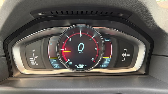 Volvo V70 15 of 19