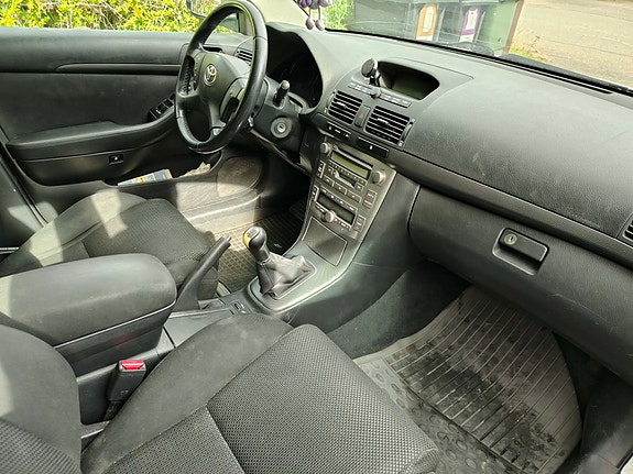 Toyota Avensis 7 of 8
