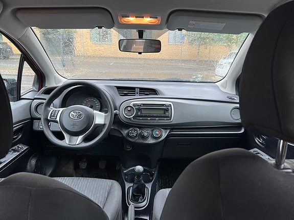 Toyota Yaris 7 of 8