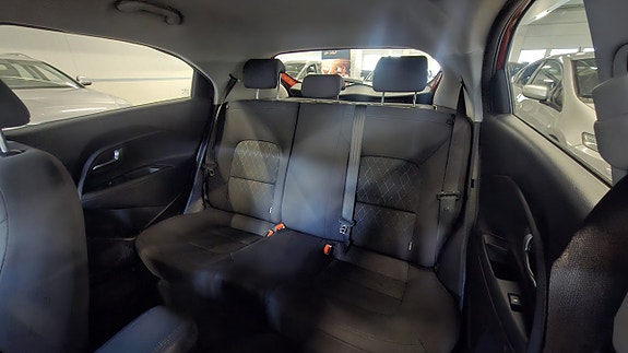 Kia Rio 14 of 23