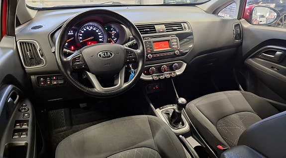 Kia Rio 2 of 23