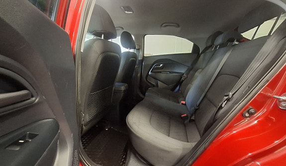 Kia Rio 13 of 23
