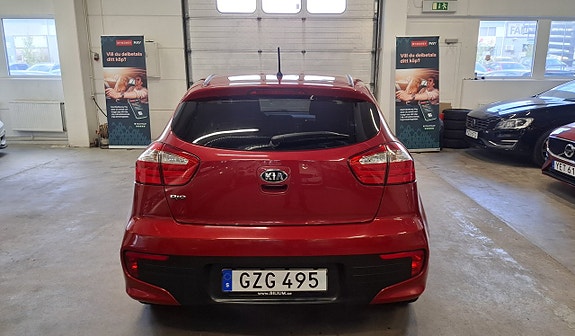 Kia Rio 7 of 23