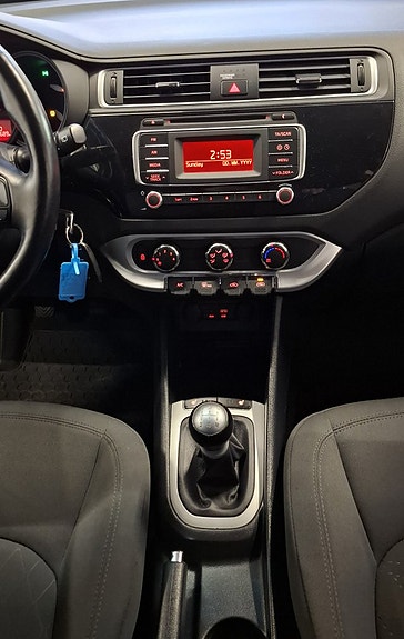 Kia Rio 23 of 23