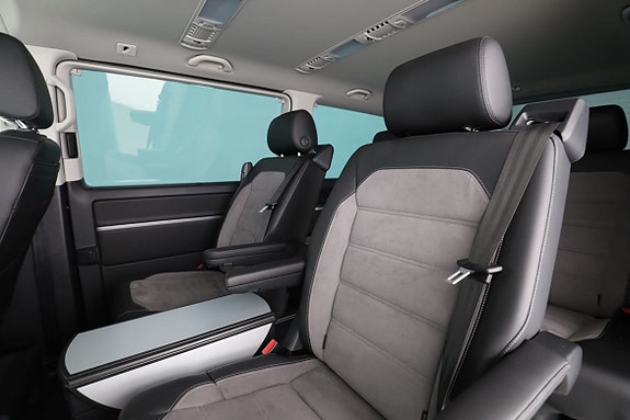 Volkswagen Multivan 15 of 30