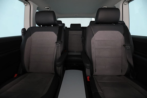 Volkswagen Multivan 16 of 30