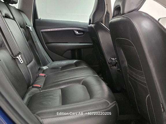Volvo XC70 12 of 16
