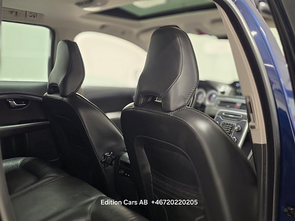 Volvo XC70 13 of 16