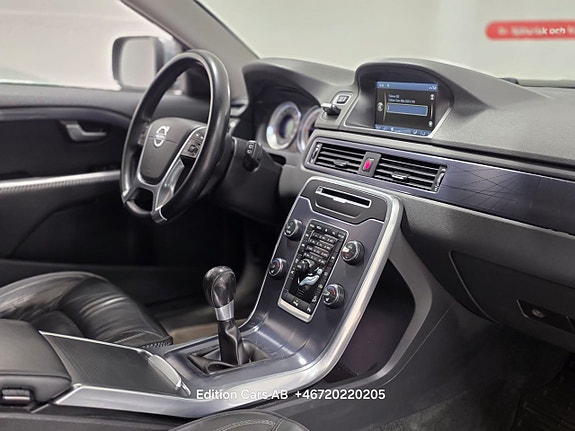 Volvo XC70 11 of 16