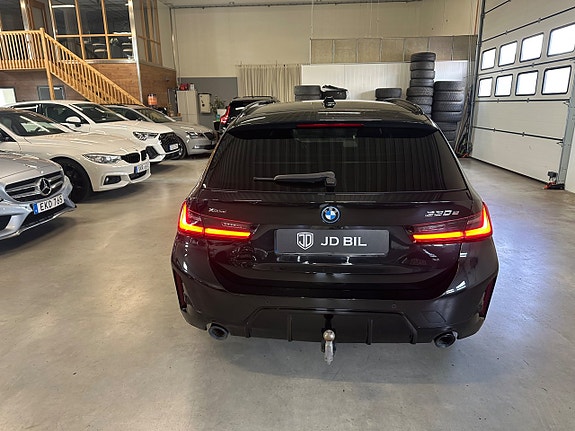 BMW 330e 10 of 27