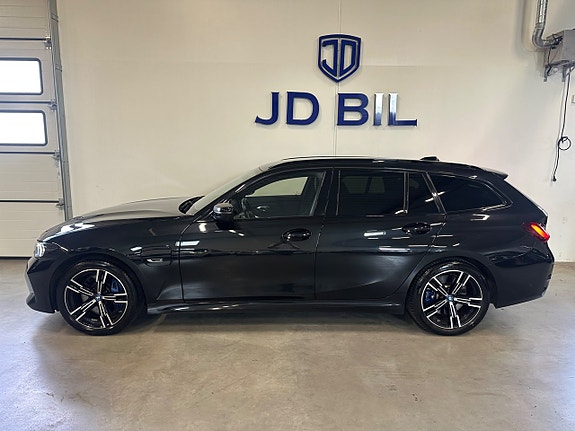 BMW 330e 3 of 27
