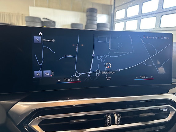 BMW 330e 17 of 27