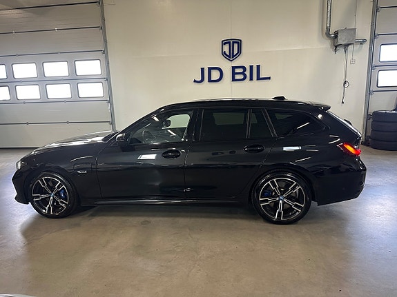 BMW 330e 8 of 27