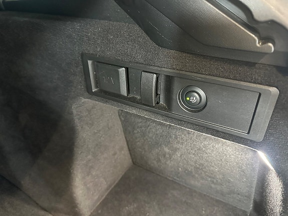 BMW 330e 22 of 27