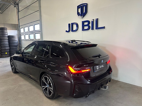 BMW 330e 4 of 27