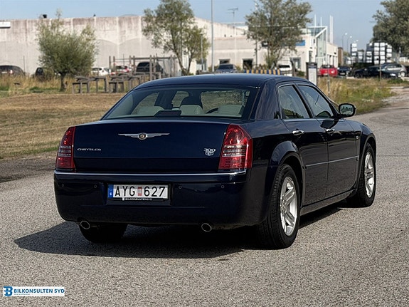 Chrysler 300C 17 of 17