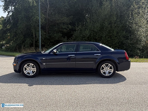 Chrysler 300C 4 of 17