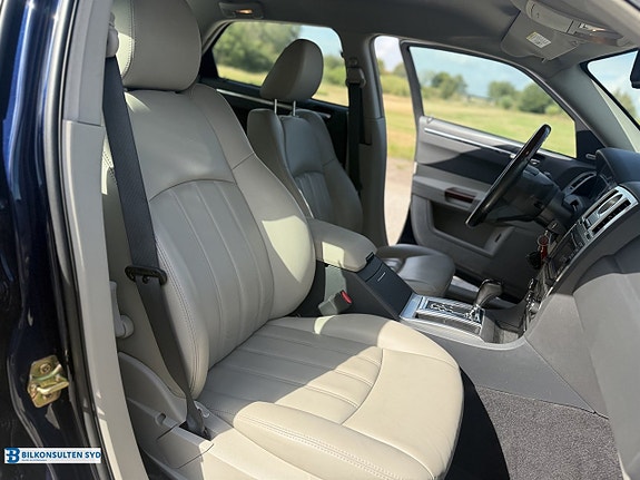 Chrysler 300C 10 of 17