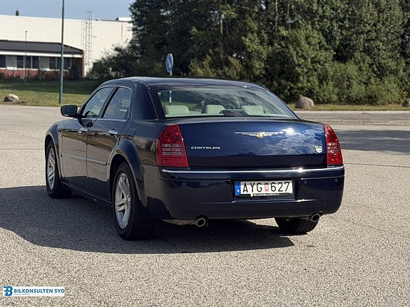 Chrysler 300C 15 of 17