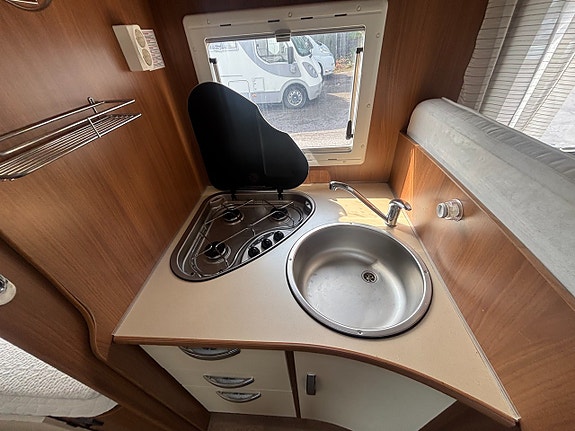 RIMOR Sweden Edtion Låga Långbäddar / Dieselvärmare / Dropdown / 3500 kg 4 of 13