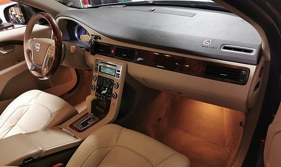 Volvo V70 19 of 28
