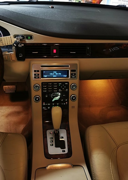 Volvo V70 17 of 28