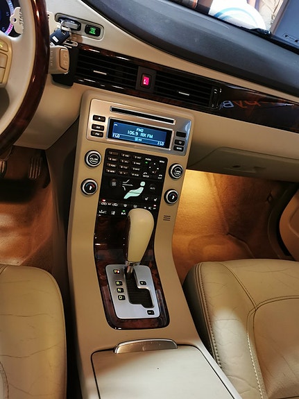 Volvo V70 16 of 28
