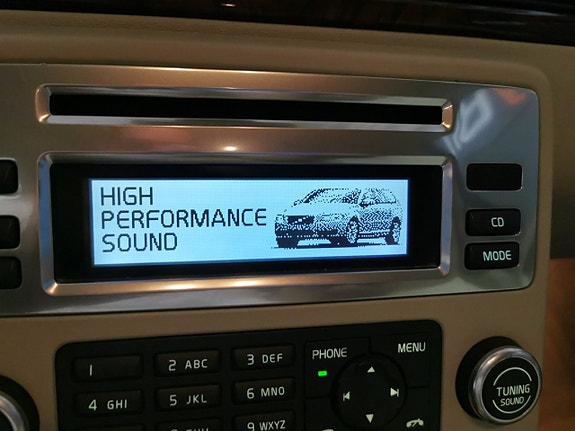 Volvo V70 15 of 28