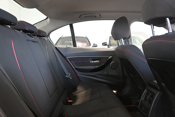 BMW 328i 13 of 22
