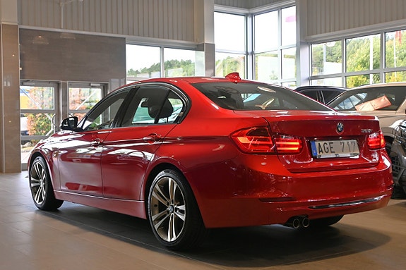BMW 328i 3 of 22