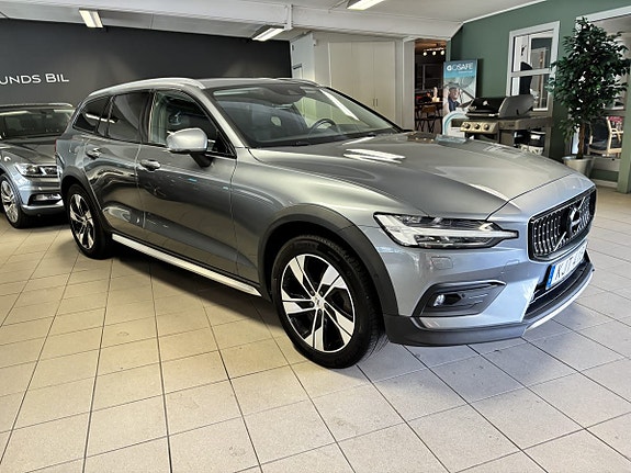 Volvo V60 Cross Country 12 of 12