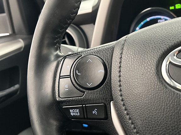Toyota RAV4 12 of 30
