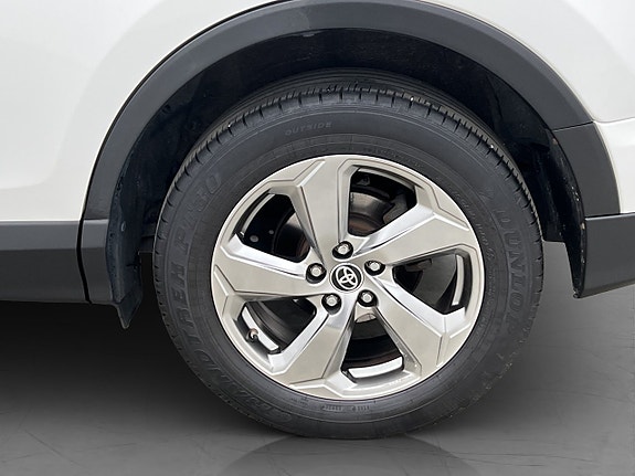 Toyota RAV4 25 of 30