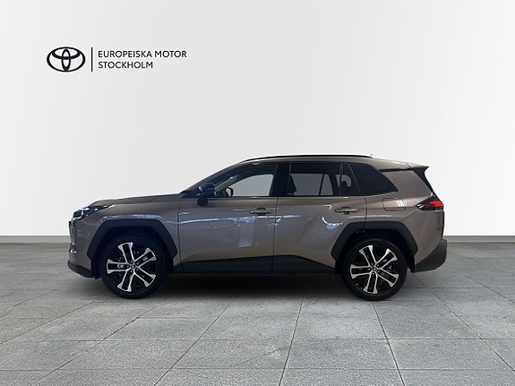 Toyota RAV4 3 of 17