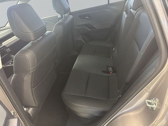 Toyota RAV4 7 of 17