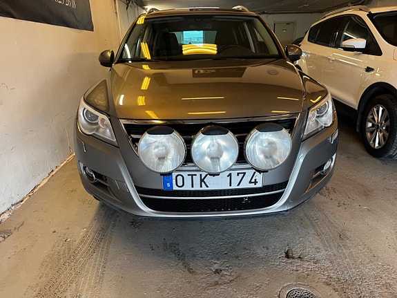 Volkswagen Tiguan 2 of 11