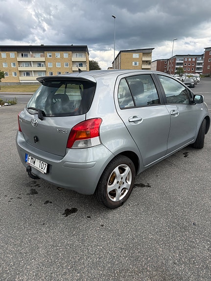 Toyota Yaris 4 of 4