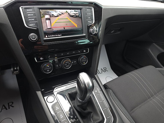 Volkswagen Passat Alltrack 11 of 13