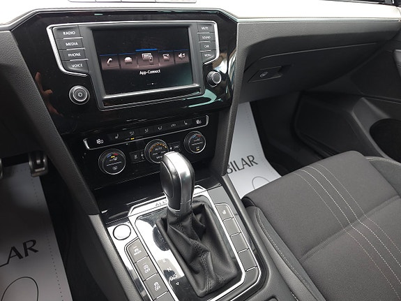 Volkswagen Passat Alltrack 12 of 13