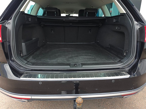 Volkswagen Passat Alltrack 13 of 13