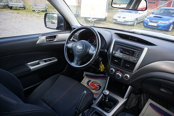 Subaru Forester 5 of 8