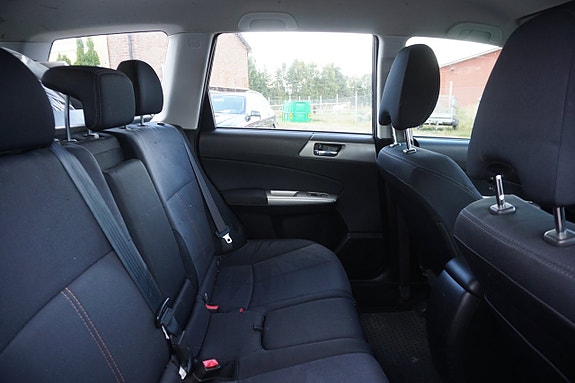 Subaru Forester 6 of 8