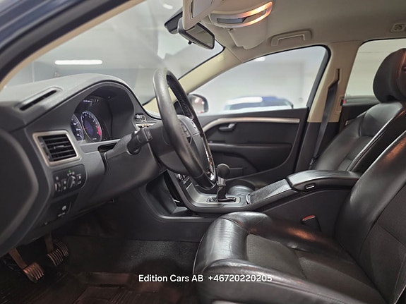 Volvo V70 8 of 17