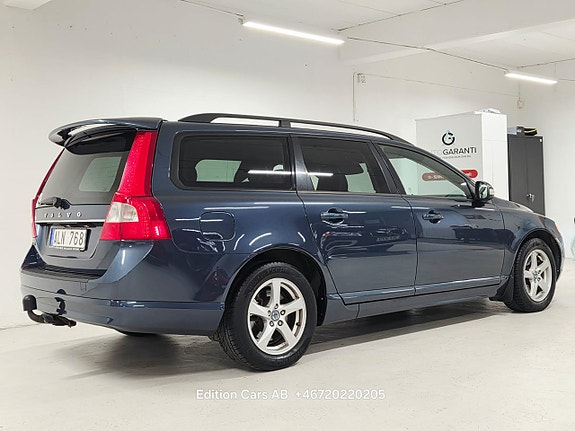 Volvo V70 4 of 17