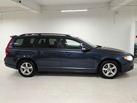 Volvo V70 3 of 17