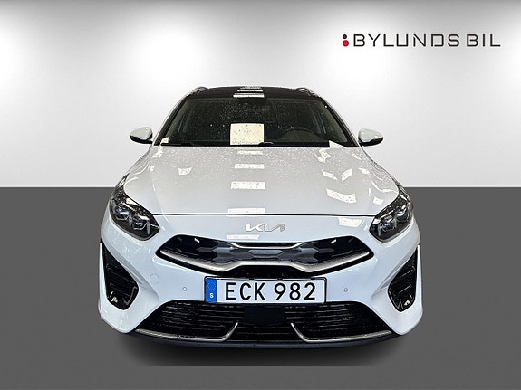 Kia Ceed 2 of 16