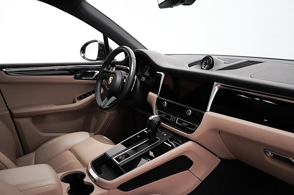 Porsche Macan S 18 of 26