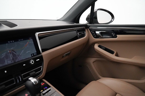 Porsche Macan S 12 of 26