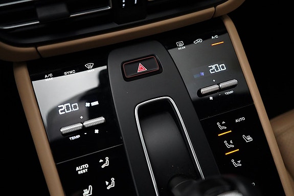 Porsche Macan S 15 of 26