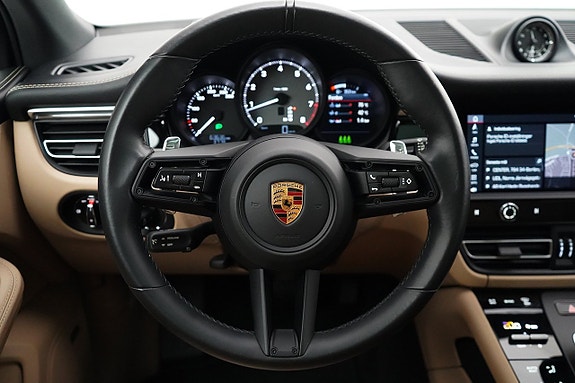 Porsche Macan S 10 of 26